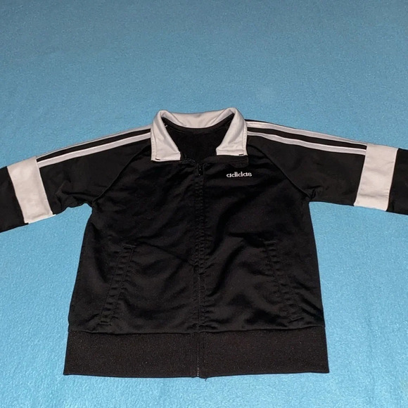 ADIDAS Tricot youth zip up jacket 2 pockets outside 2 inside pockets size 4T-5T - Picture 1 of 12
